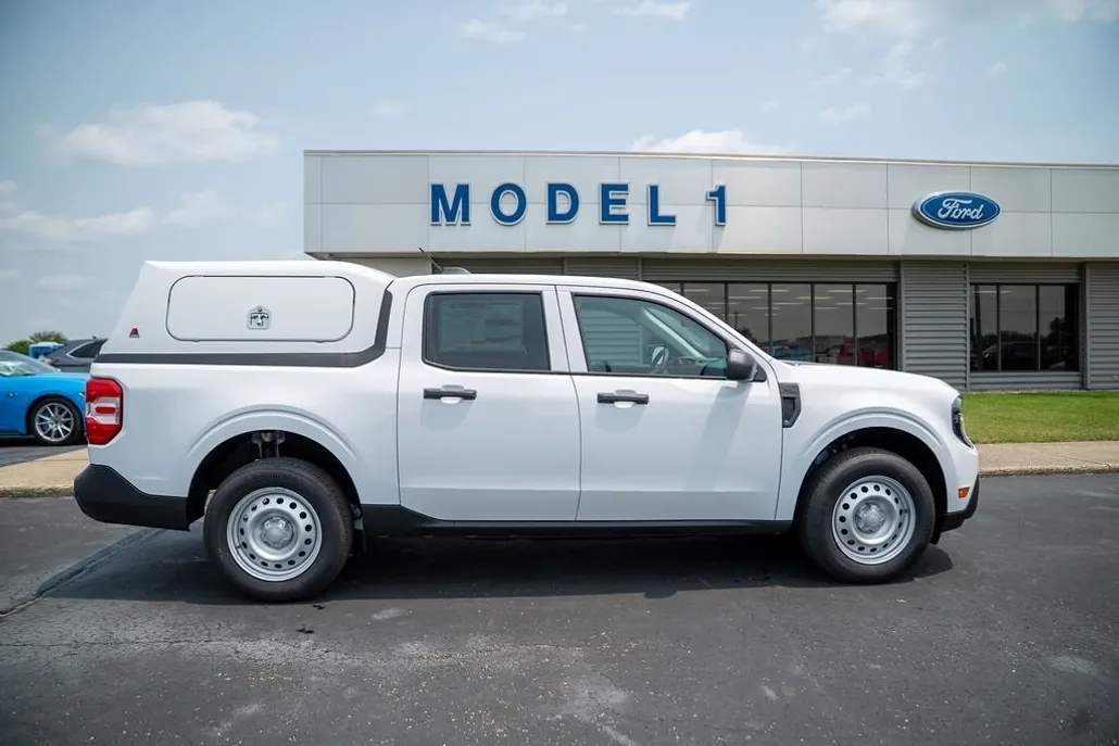 2025 Ford Maverick XL photo 1