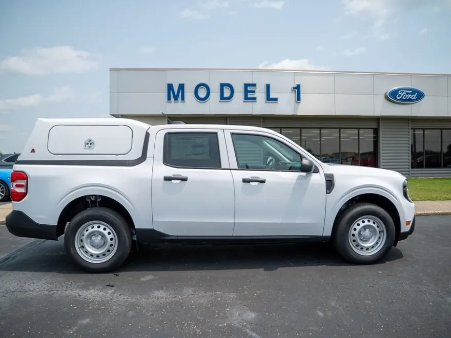 2025 Ford Maverick XL photo 1