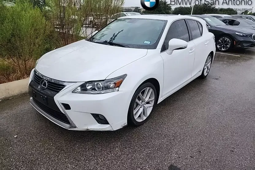 2014 Lexus CT 200h photo 1