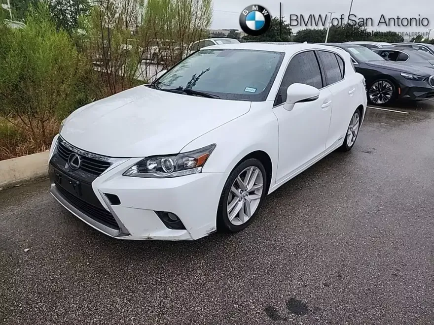 2014 Lexus CT 200h photo 1