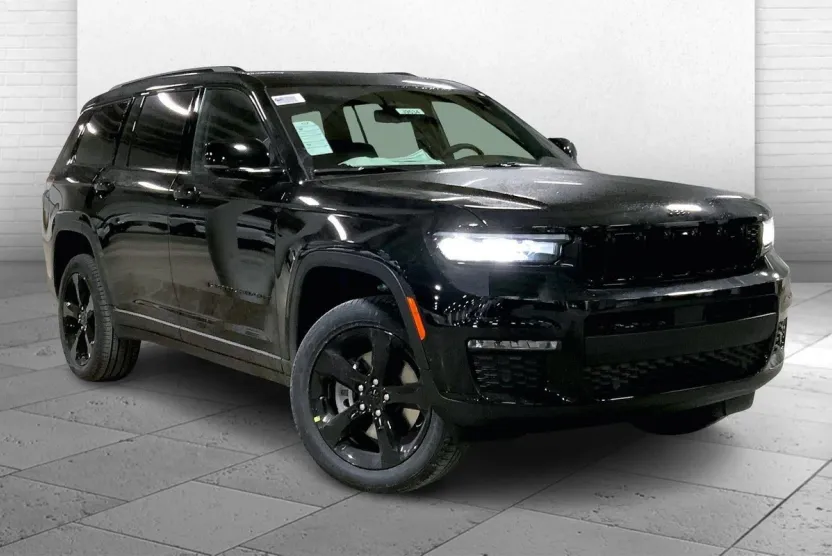 2025 Jeep Grand Cherokee Limited photo 1