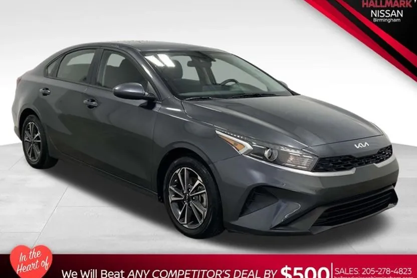 2024 Kia Forte LXS photo 1