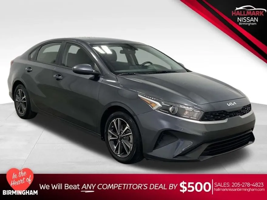 2024 Kia Forte LXS photo 1