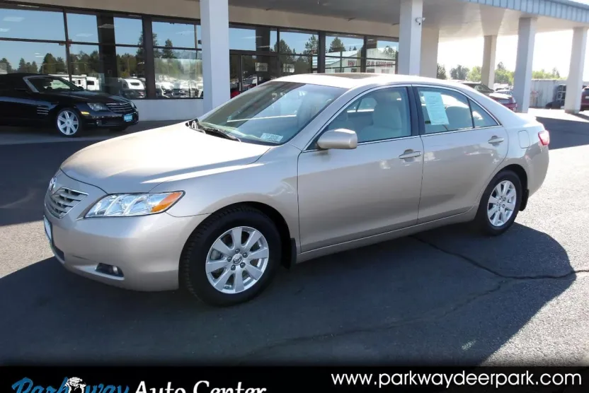 2009 Toyota Camry XLE photo 1