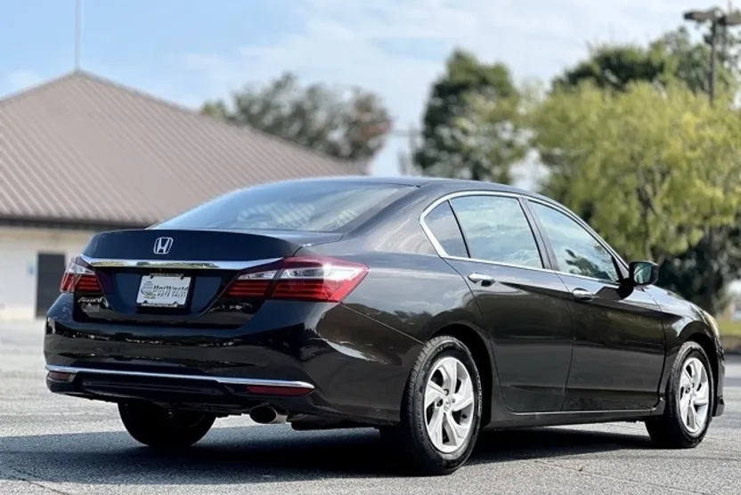 2017 Honda Accord LX photo 1
