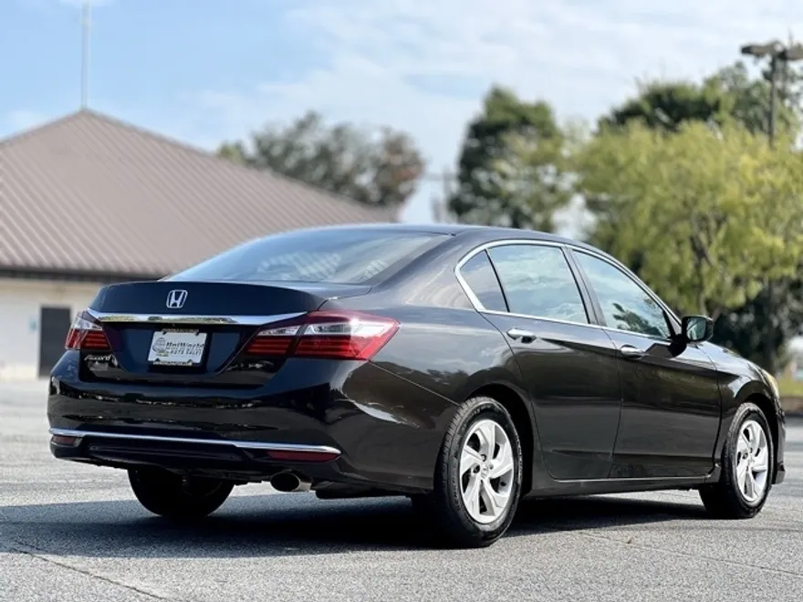 2017 Honda Accord LX photo 1