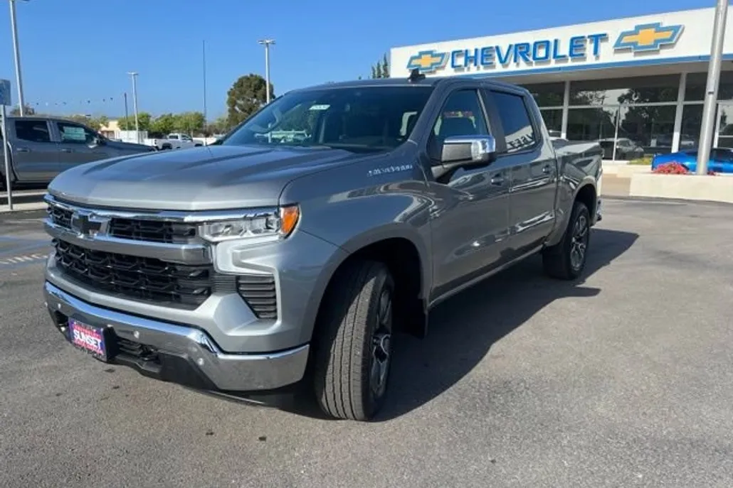 2024 Chevrolet Silverado 1500 LT photo 1