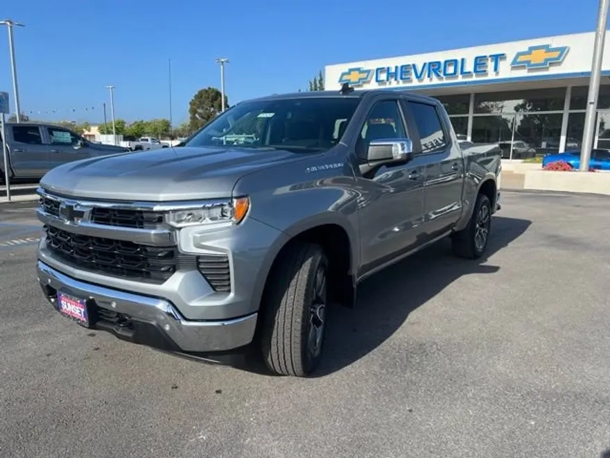 2024 Chevrolet Silverado 1500 LT photo 1