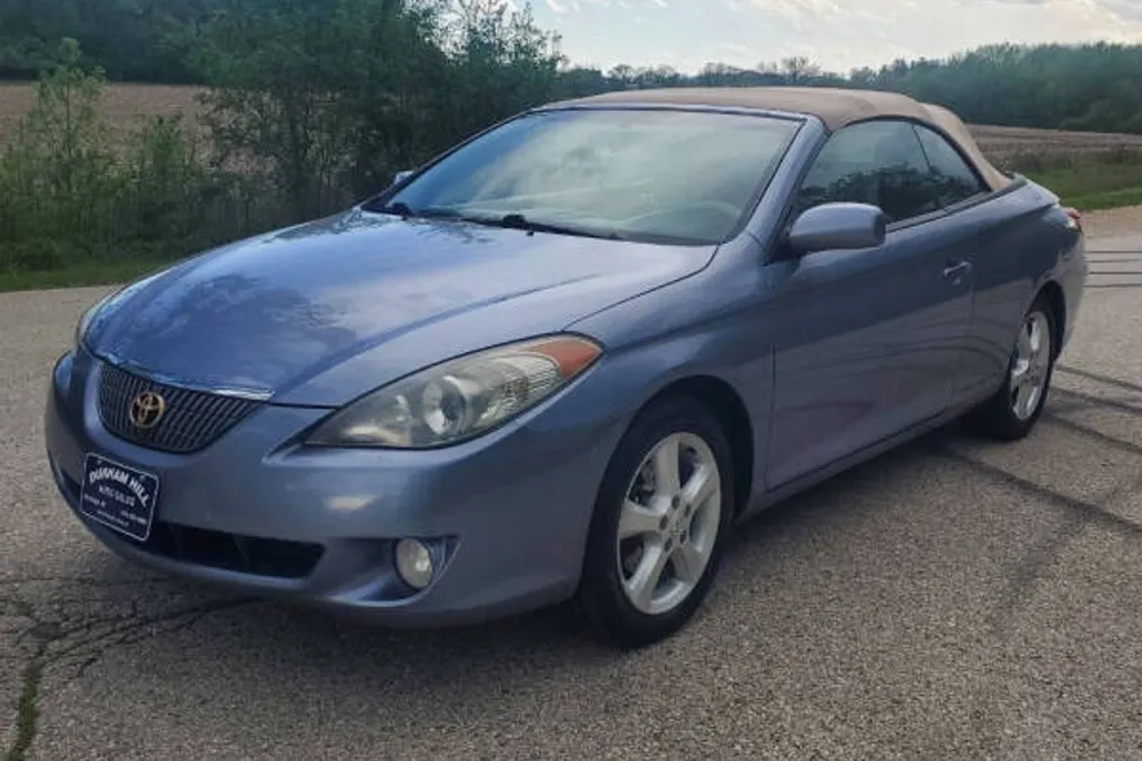 2004 Toyota Camry Solara SLE photo 1