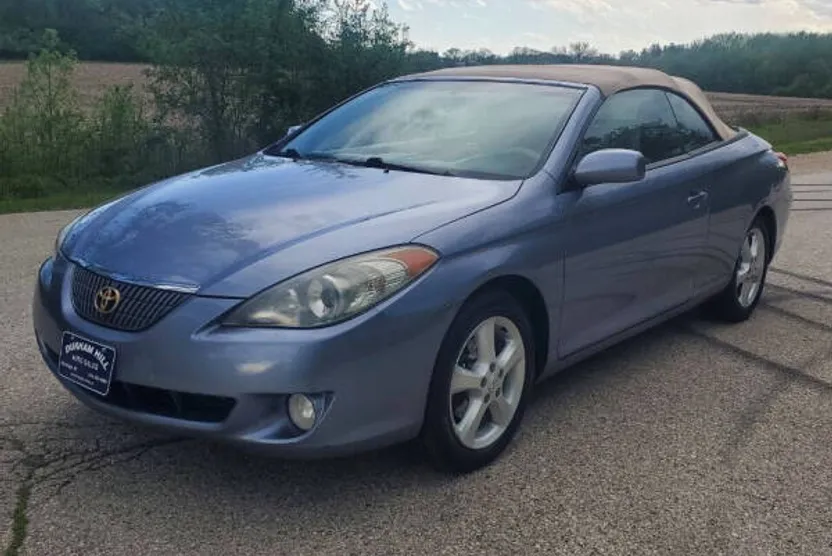 2004 Toyota Camry Solara SLE photo 1