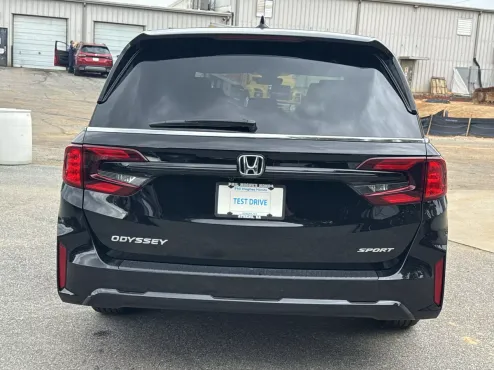 2025 Honda Odyssey photo 4