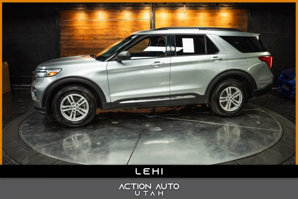2023 Ford Explorer XLT photo 1