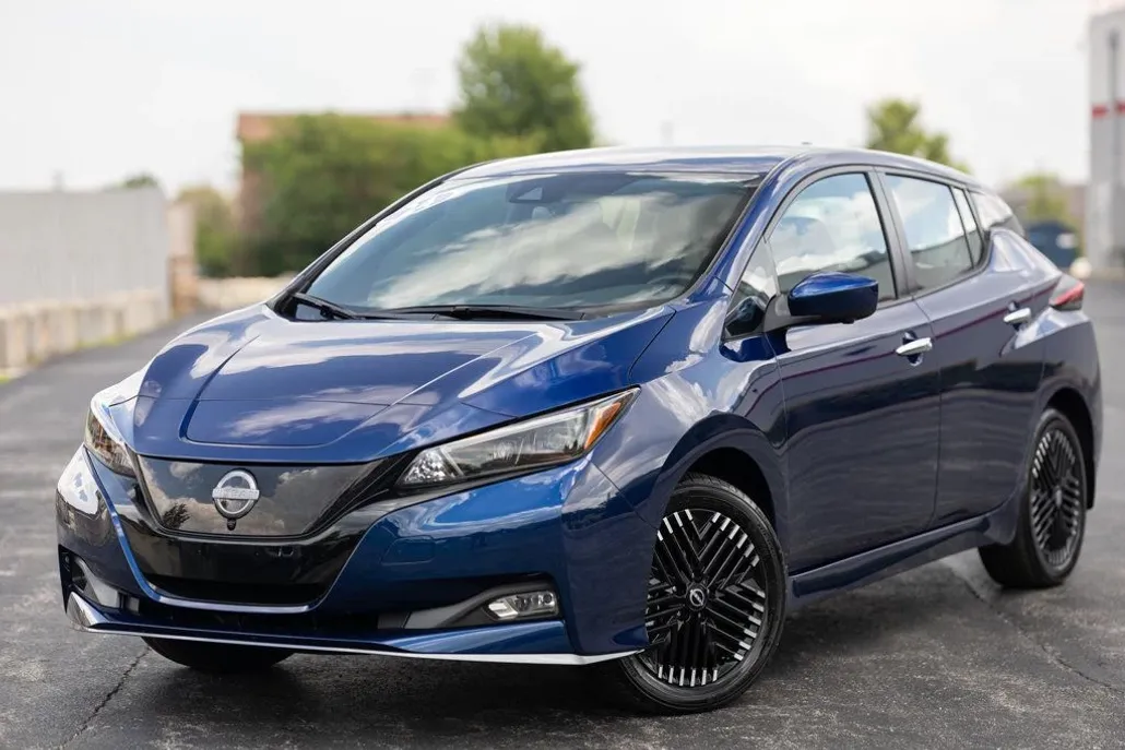 2024 Nissan Leaf SV Plus photo 1