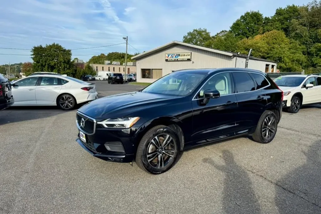 2018 Volvo XC60 T6 Momentum photo 1