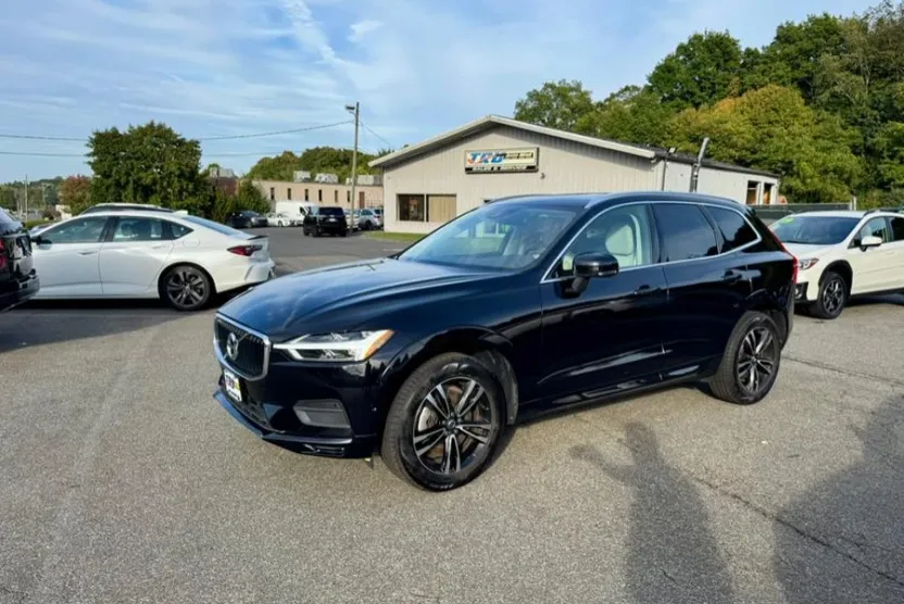 2018 Volvo XC60 T6 Momentum photo 1