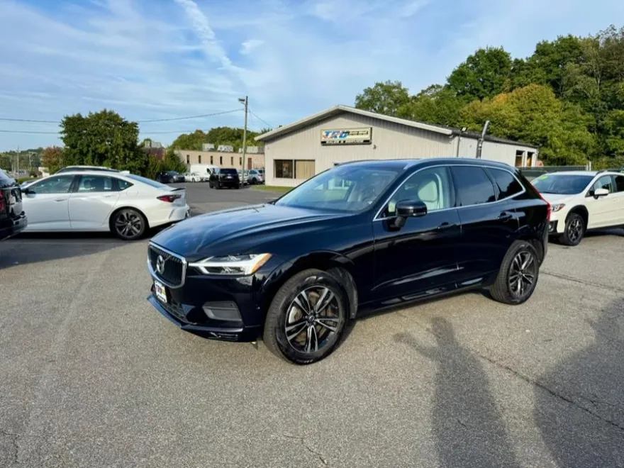 2018 Volvo XC60 T6 Momentum photo 1