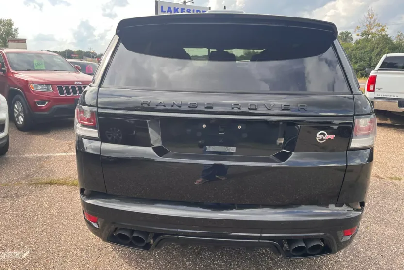 2016 Land Rover Range Rover Sport SVR photo 1