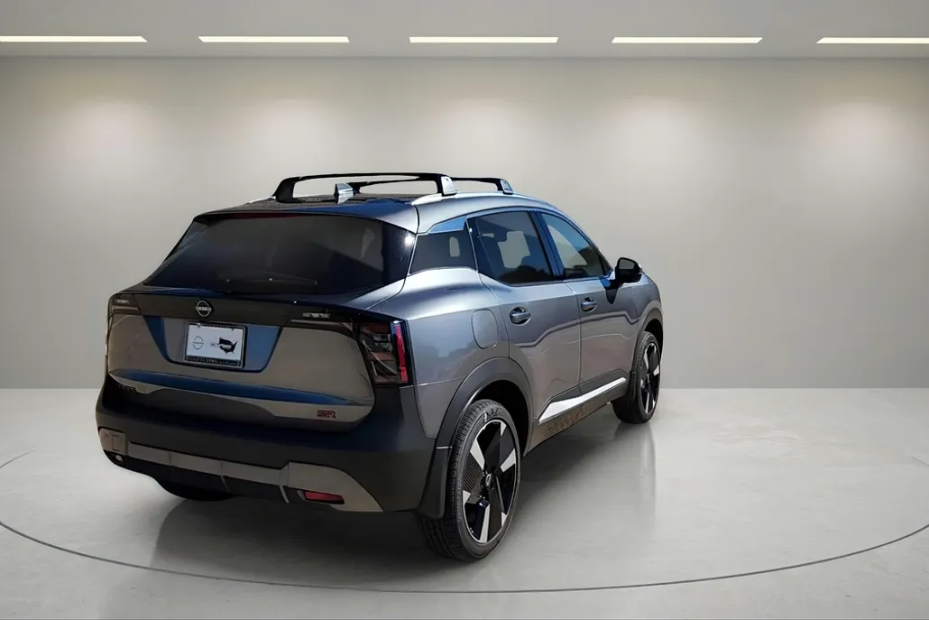 2025 Nissan Kicks SR photo 1