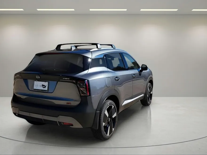 2025 Nissan Kicks SR photo 1