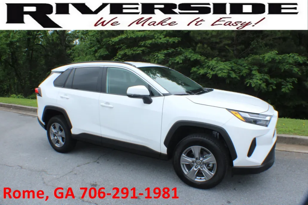 2024 Toyota RAV4 XLE photo 1
