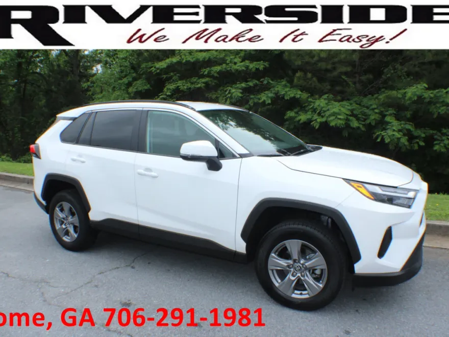 2024 Toyota RAV4 XLE photo 1