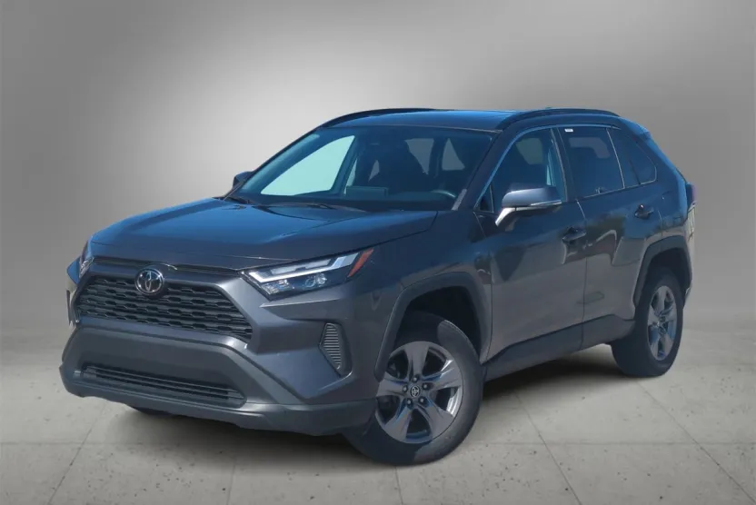 2023 Toyota RAV4 XLE photo 1