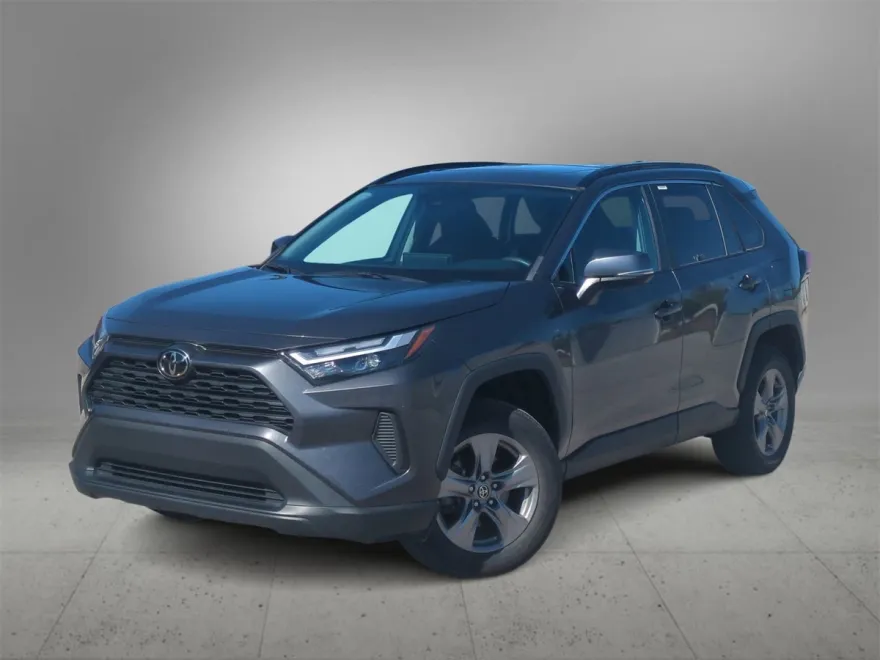 2023 Toyota RAV4 XLE photo 1
