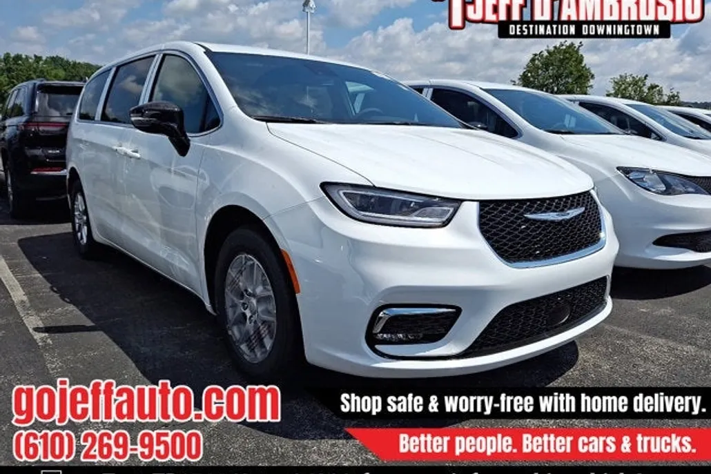 2026 Chrysler Pacifica photo 1