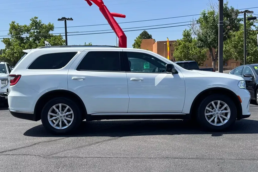 2023 Dodge Durango SXT photo 1