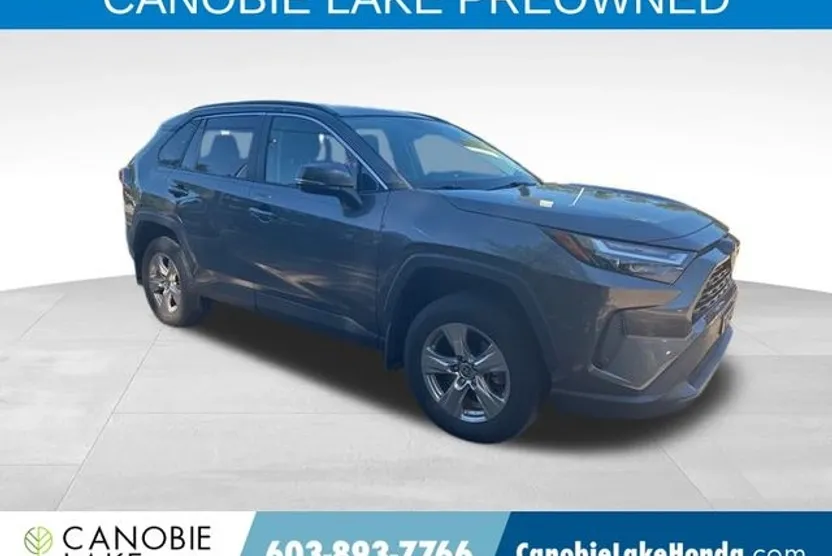 2022 Toyota RAV4 XLE photo 1