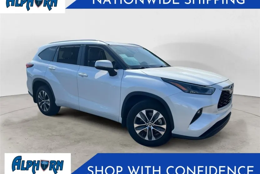 2023 Toyota Highlander XLE photo 1
