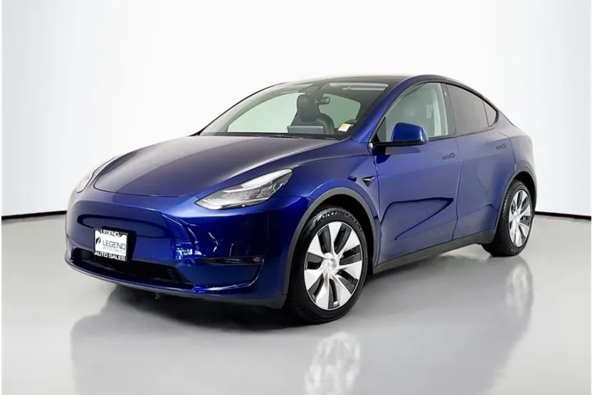 2022 Tesla Model Y Long Range photo 1