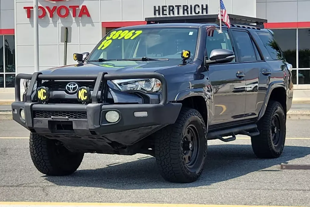2019 Toyota 4Runner SR5 Premium photo 1