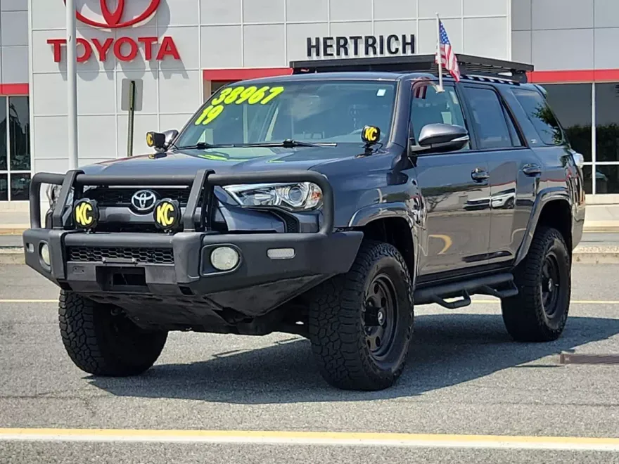 2019 Toyota 4Runner SR5 Premium photo 1