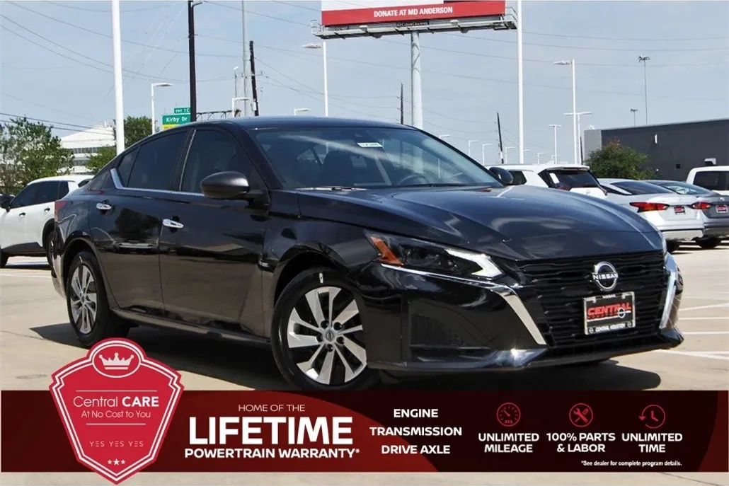 2025 Nissan Altima S photo 1