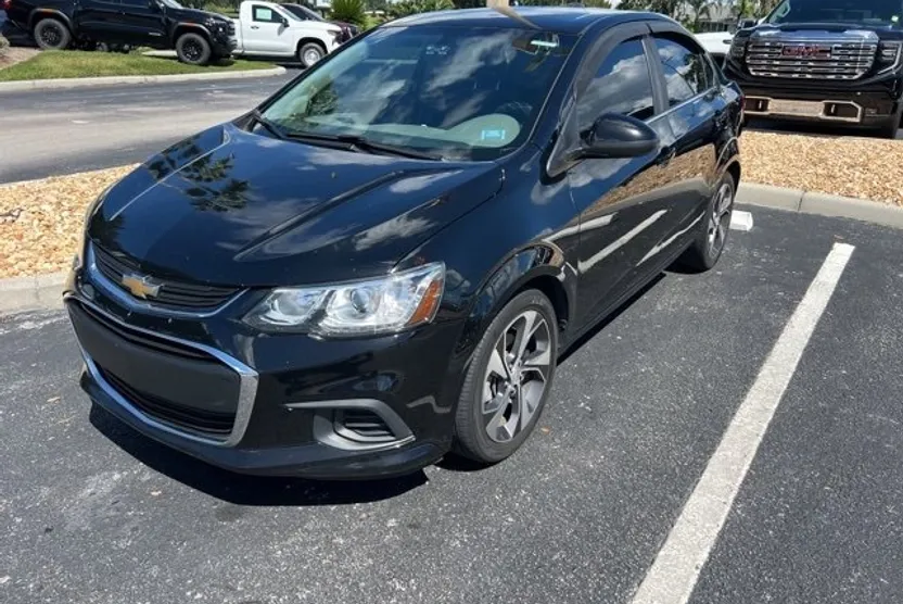2019 Chevrolet Sonic Premier photo 1