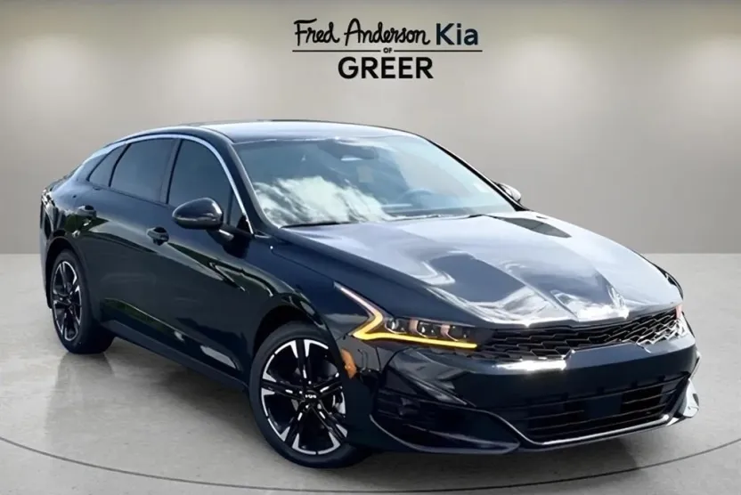 2023 Kia K5 GT-Line photo 1