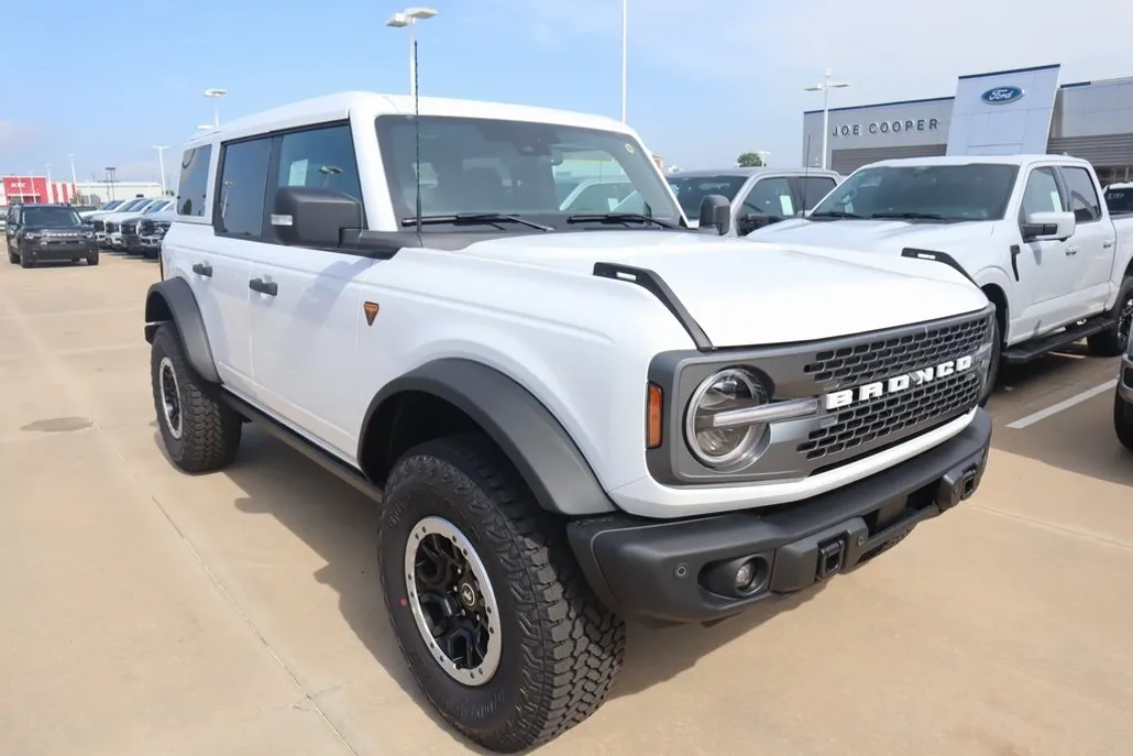2025 Ford Bronco Badlands photo 1