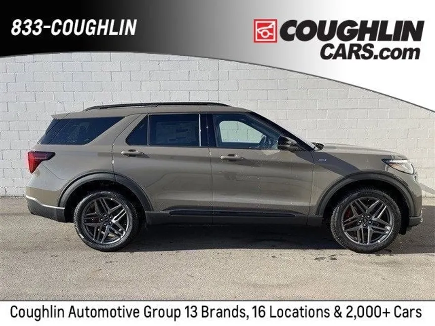 2026 Ford Explorer ST-Line photo 1