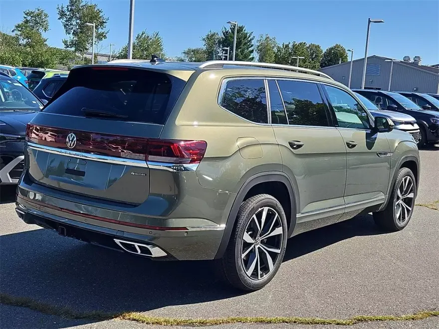 2026 Volkswagen Atlas SEL Premium R-Line photo 1