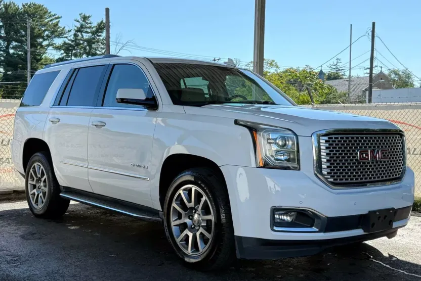2016 Gmc Yukon Denali photo 1