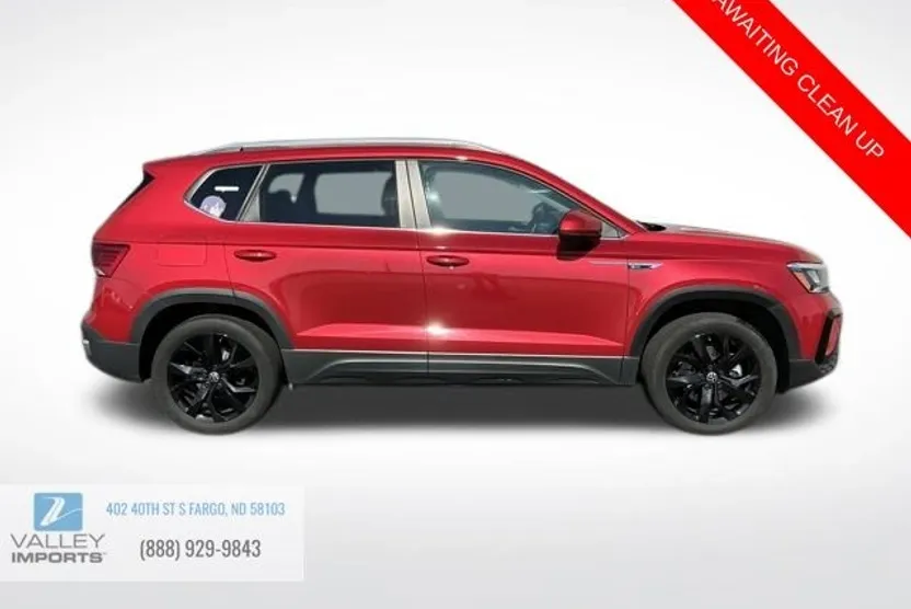 2022 Volkswagen Taos SE photo 1