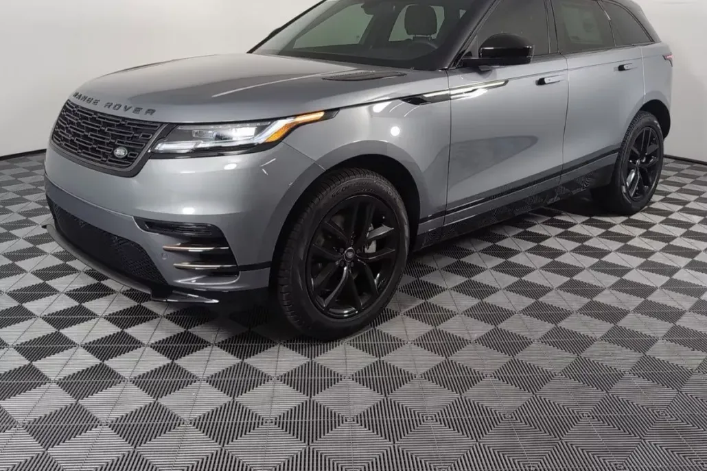 2025 Land Rover Range Rover Velar SE photo 1