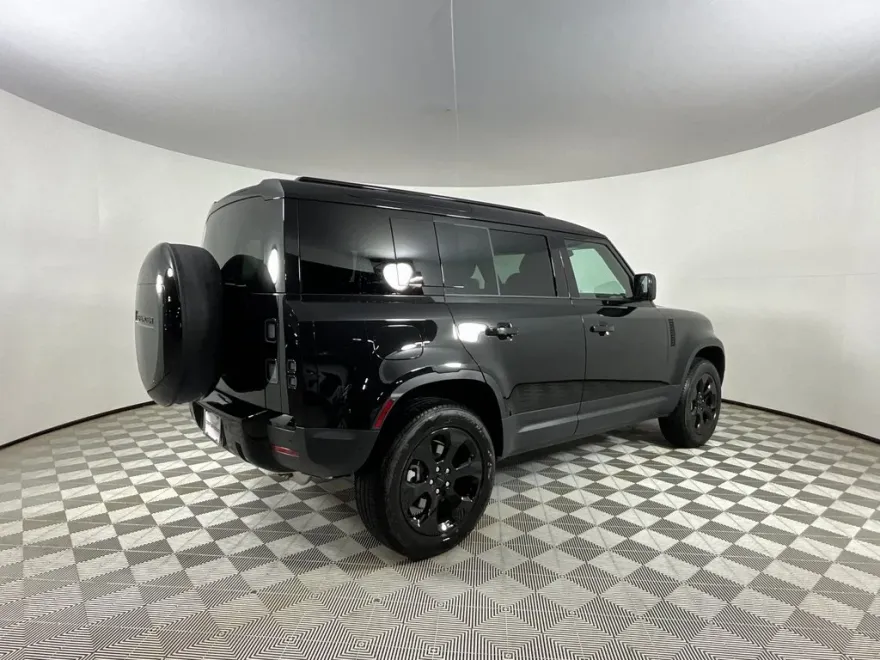 2026 Land Rover Defender 110 S photo 1