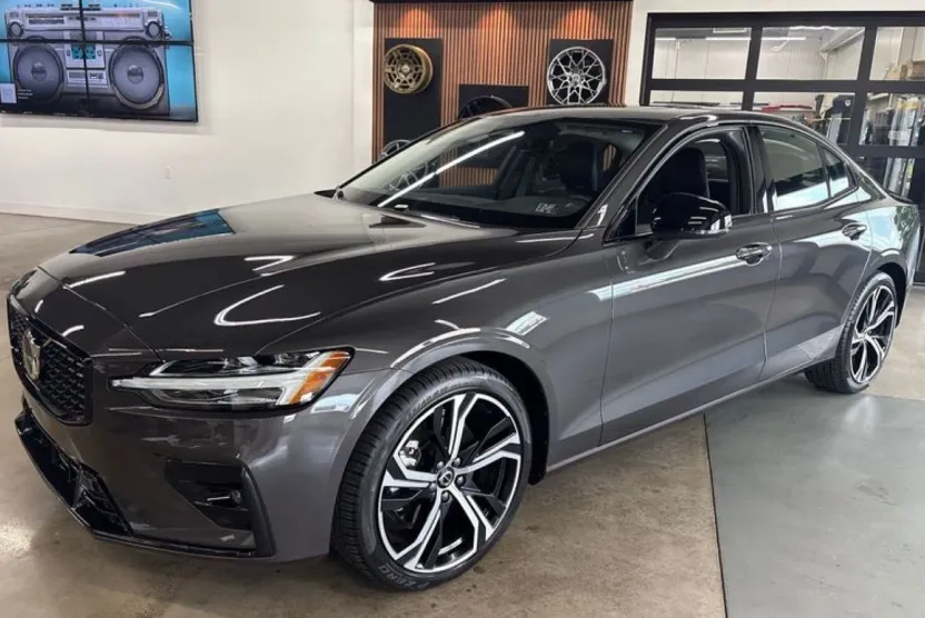 2025 Volvo S60 B5 Core photo 1
