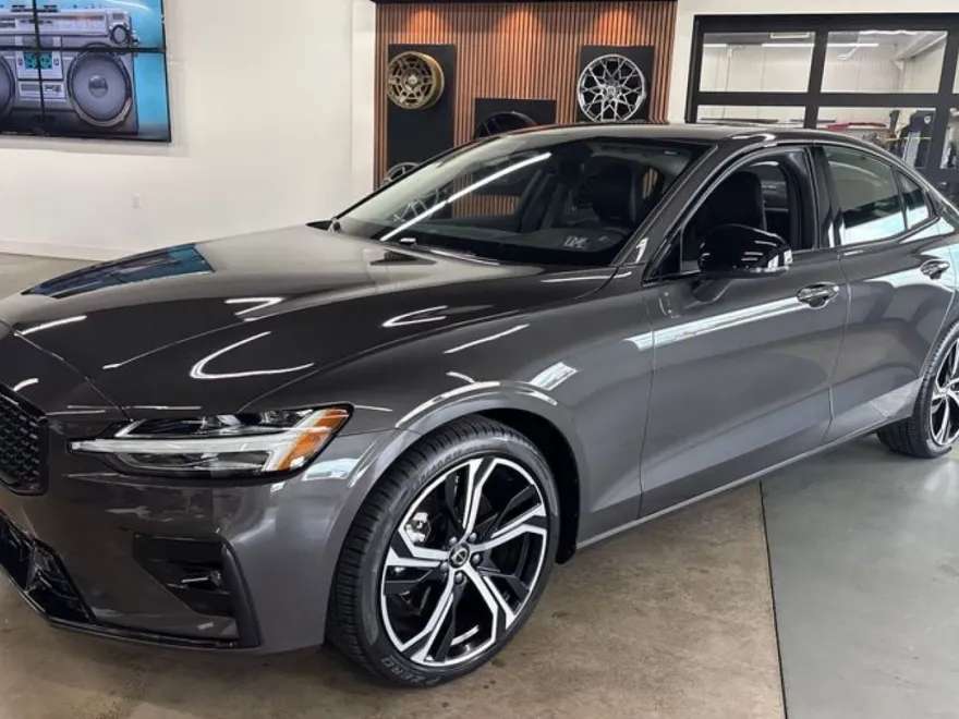 2025 Volvo S60 B5 Core photo 1