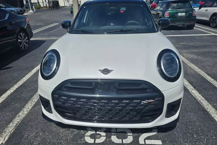 2025 Mini Cooper 4 Door Hardtop S Iconic photo 1