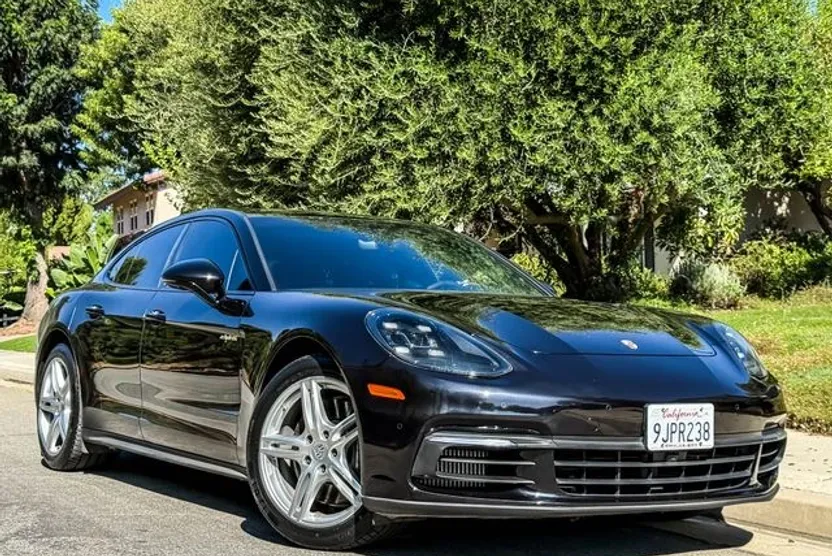 2018 Porsche Panamera 4 E-Hybrid photo 1