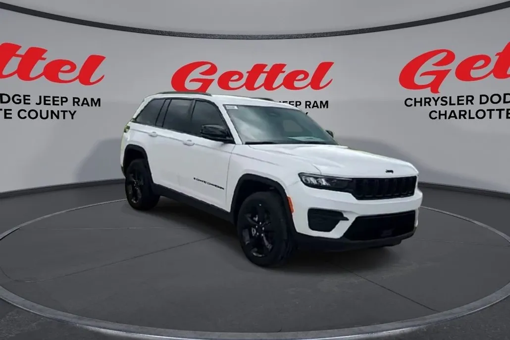 2025 Jeep Grand Cherokee Altitude photo 1