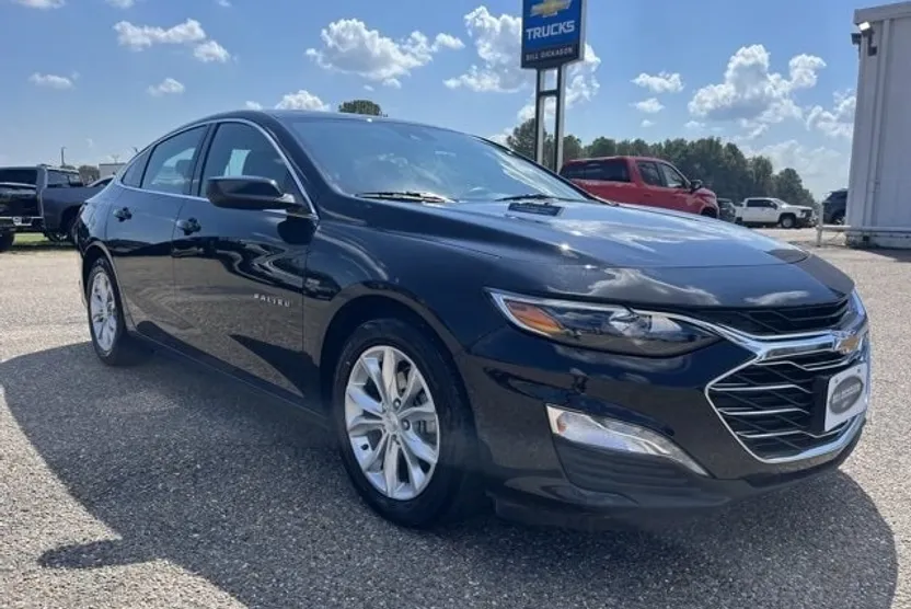 2024 Chevrolet Malibu 1LT photo 1